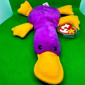 Patti/Magenta/1993/Retired/Valuable w/tag errors/New/Ty Beanie Baby/collectible